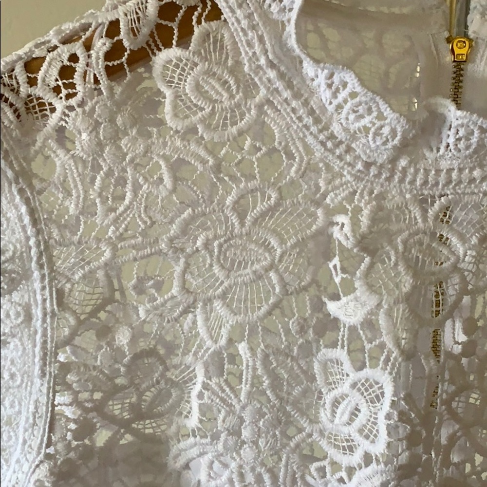 New white blouse - Picture 3 of 8